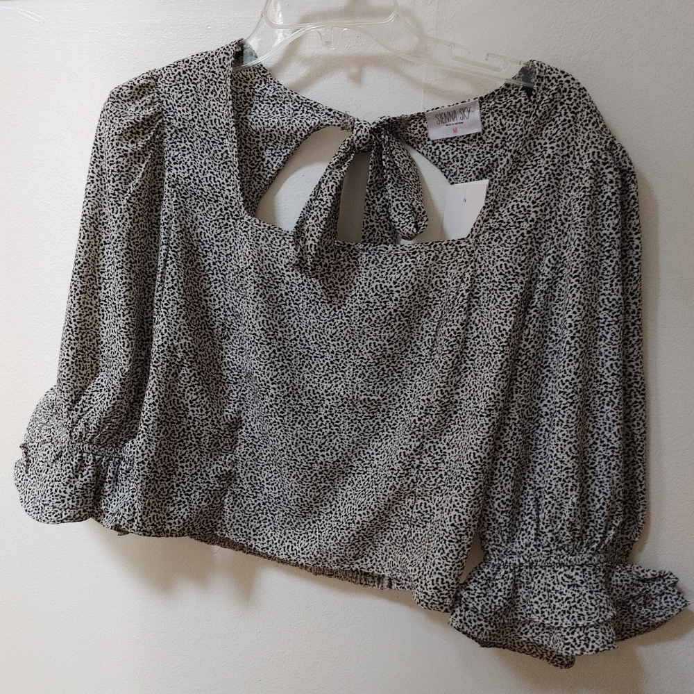 4/$20 NWT open back crop top